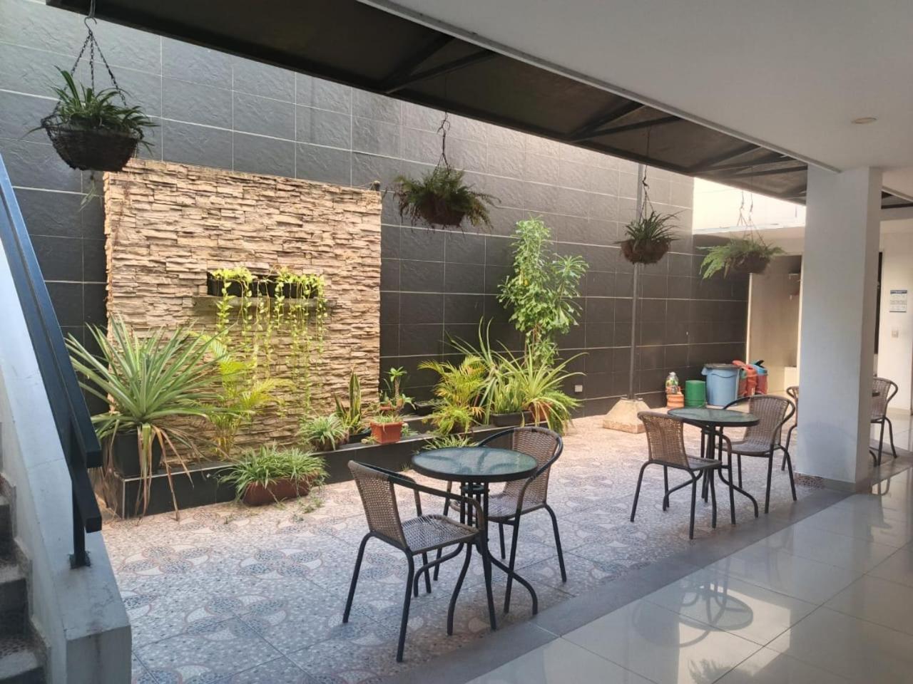חירארדוט Okawango Hotel מראה חיצוני תמונה