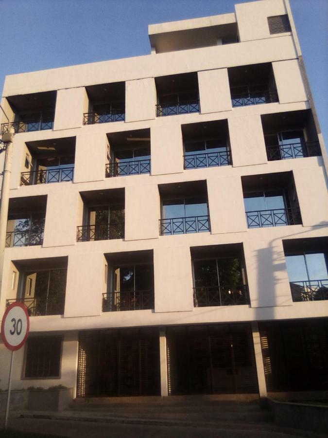 חירארדוט Okawango Hotel מראה חיצוני תמונה